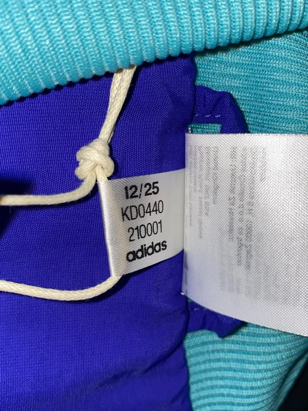 2026 Adidas FIFA World Cup Volunteer Size Small KD0440 Colorblock NWT